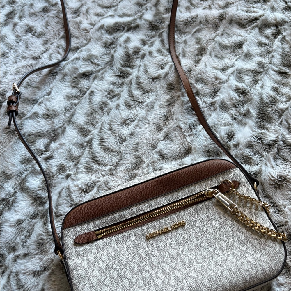 NWT Michael Kors Jet Set Large East West Chain Crossbody Vanilla - Picture 3 of 14